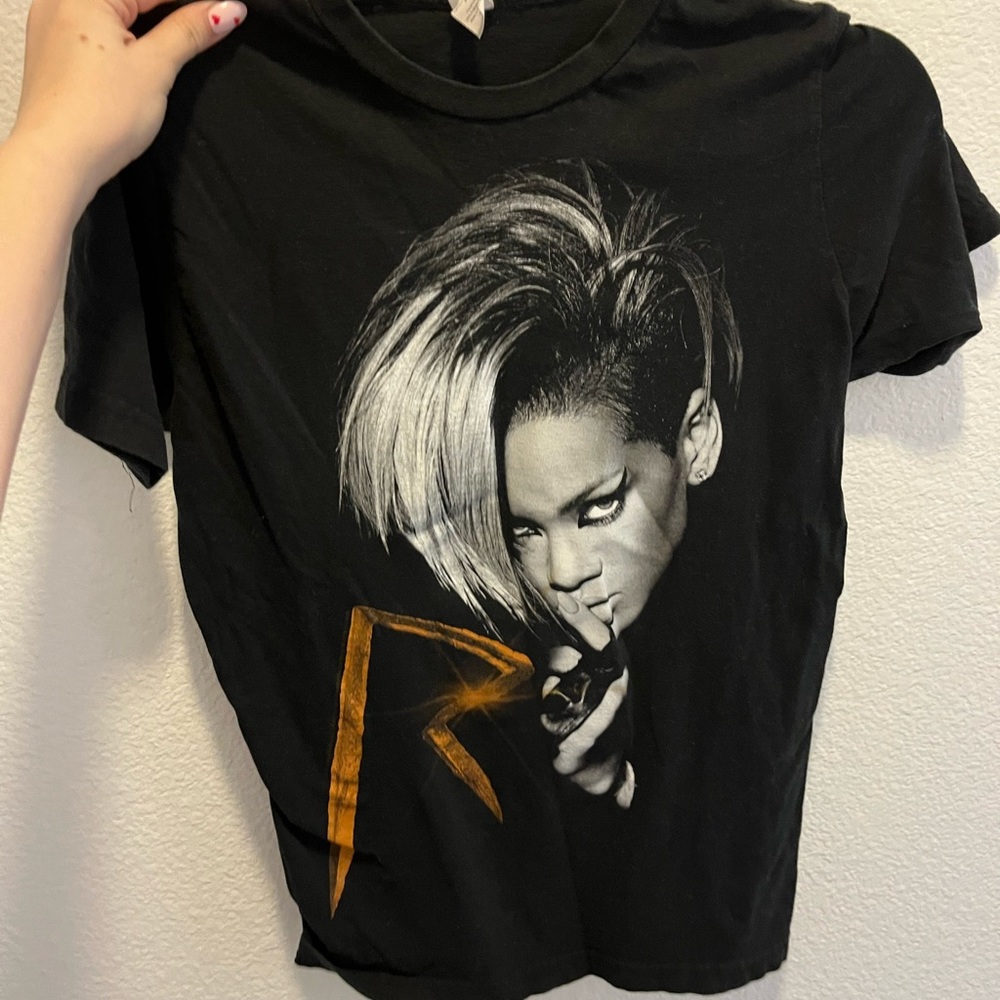 Rihanna 2010 Tour T-Shirt